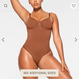 (NWOT) SKIMS Seamless Sculpt Brief Bodysuit, Bronze, Medium